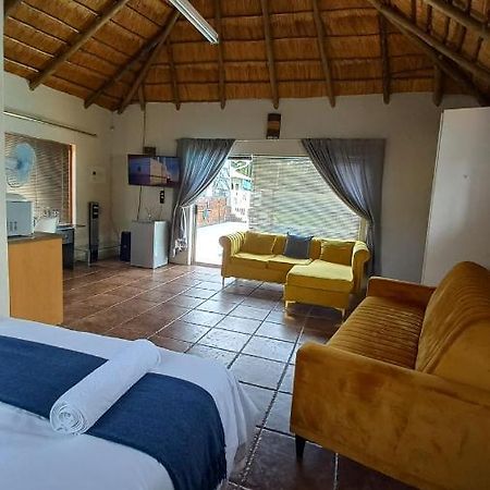 28 At Van Den Bos International Guesthouse Edenvale Ngoại thất bức ảnh